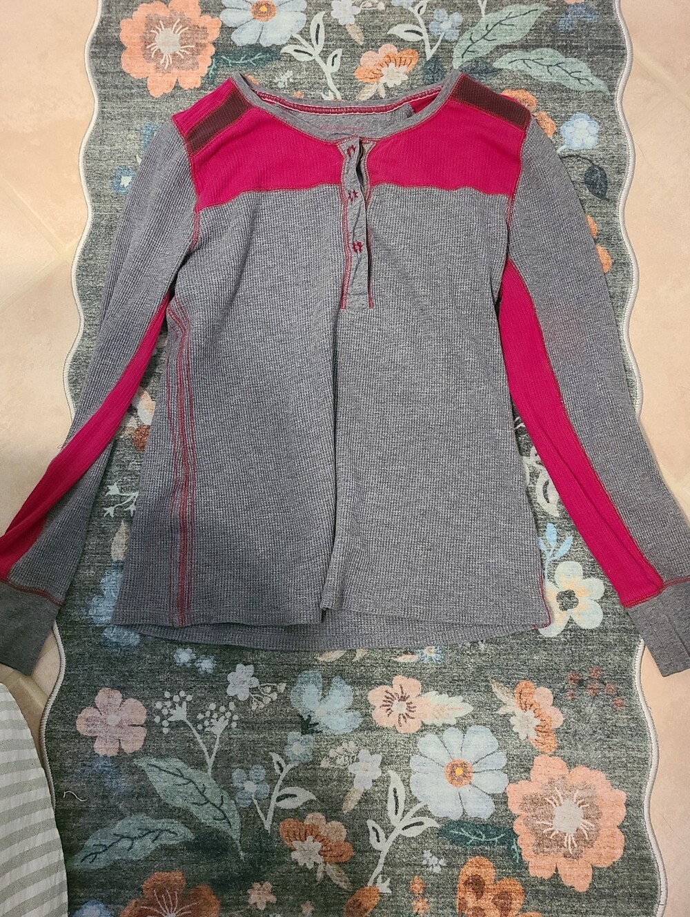 pink and grey top - Picture 5 of 8